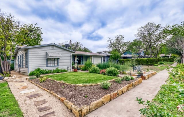 3-bedroom rental at 222 Dawnview Ln in San Antonio, TX — photo 3