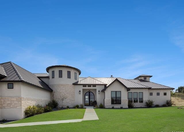 4-bedroom rental at 137 Phillip Ranch Rd in Boerne, TX — photo 3