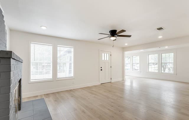 3-bedroom rental at 1002 Fulton in San Antonio, TX — photo 5