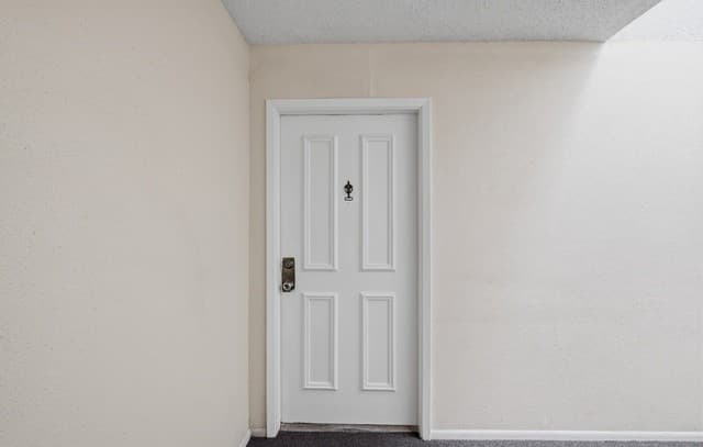 2-bedroom rental at 1819 Babcock Unit 411 in San Antonio, TX — photo 2