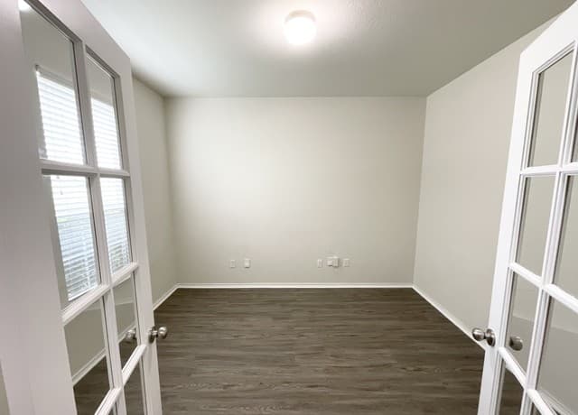 4-bedroom rental at 11930 Silent Cyn in San Antonio, TX — photo 5