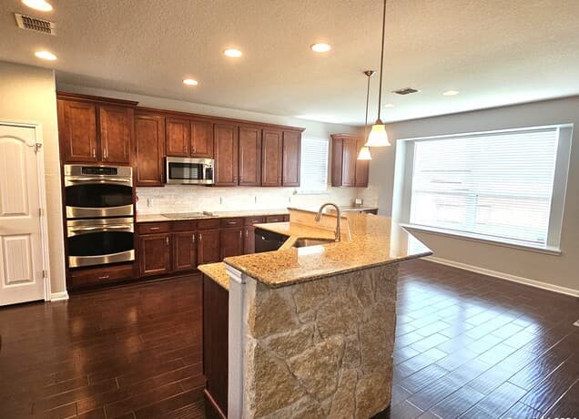 4-bedroom rental at 649 Cavan in Cibolo, TX — photo 3