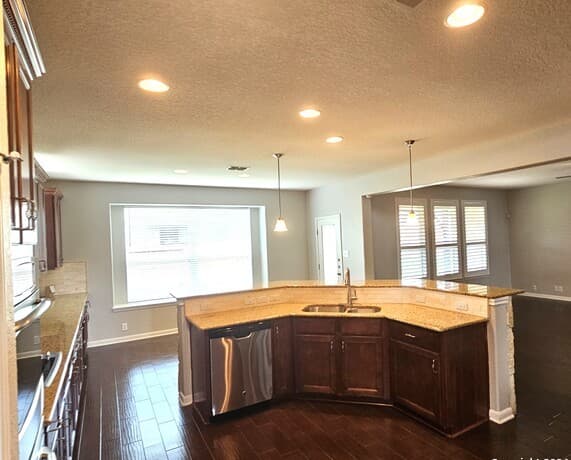 4-bedroom rental at 649 Cavan in Cibolo, TX — photo 4