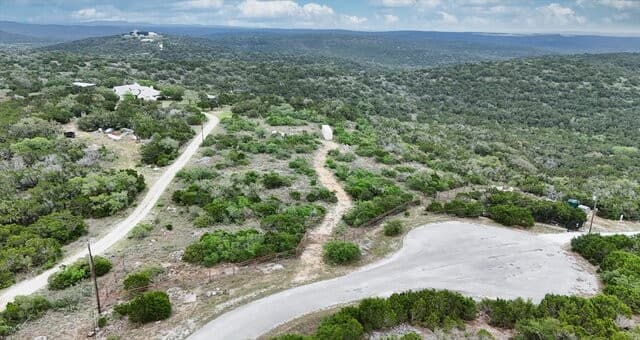 rental at 1423 County Road 2744 in Mico, TX — photo 1