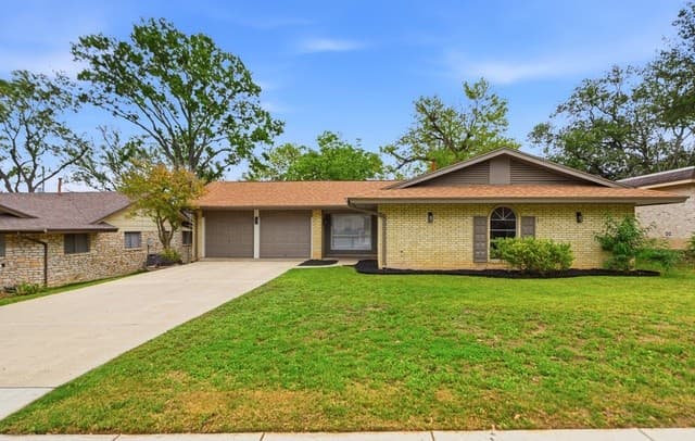 3-bedroom rental at 3638 Mapleton St in San Antonio, TX — photo 2