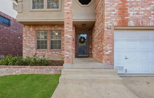 4-bedroom rental at 9639 Turquoise Crk in San Antonio, TX — photo 3
