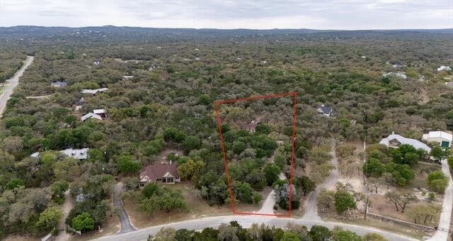 4-bedroom rental at 1716 Phantom Rider in Spring Branch, TX — photo 3