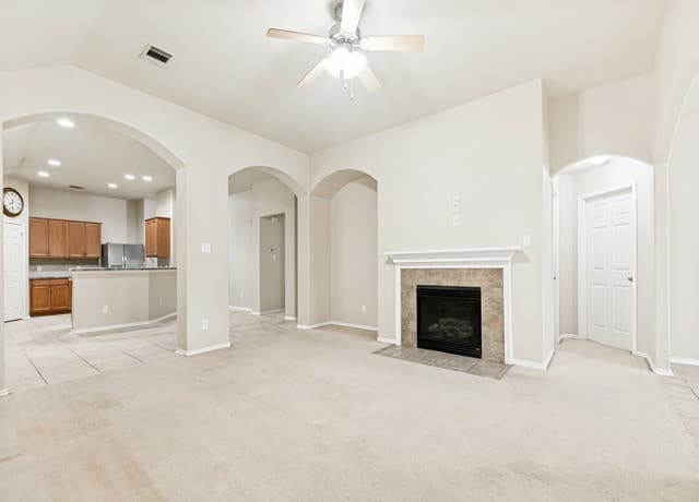 3-bedroom rental at 9614 Ed Wiseman Trl in San Antonio, TX — photo 3