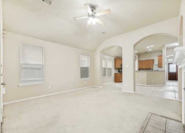 3-bedroom rental at 9614 Ed Wiseman Trl in San Antonio, TX — photo 4
