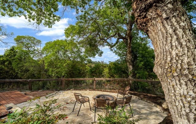4-bedroom rental at 104 Wild Cherry Ln in Boerne, TX — photo 4