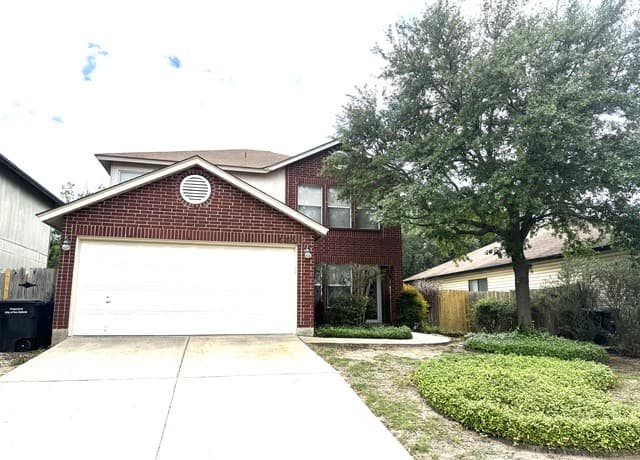 3-bedroom rental at 9823 Alisa Brooke in San Antonio, TX — photo 1