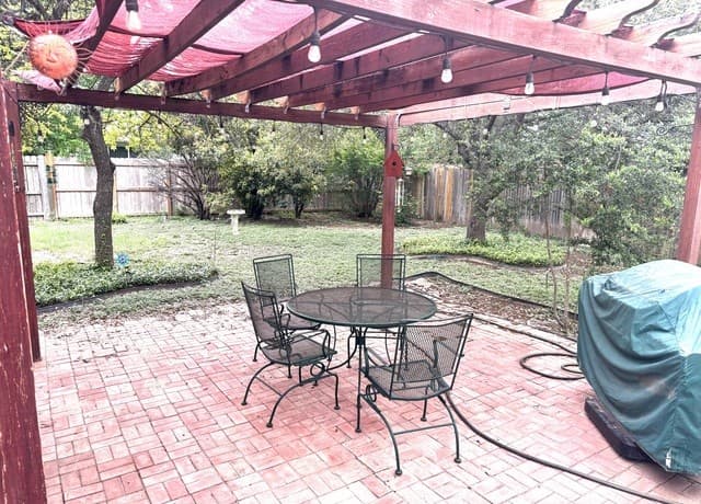 3-bedroom rental at 9823 Alisa Brooke in San Antonio, TX — photo 4