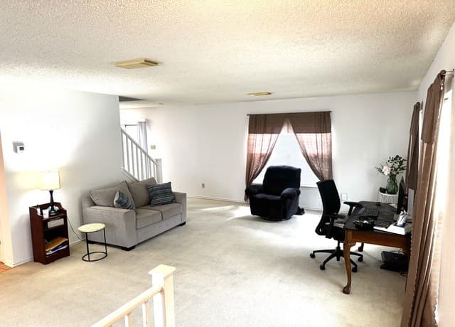 3-bedroom rental at 9823 Alisa Brooke in San Antonio, TX — photo 5
