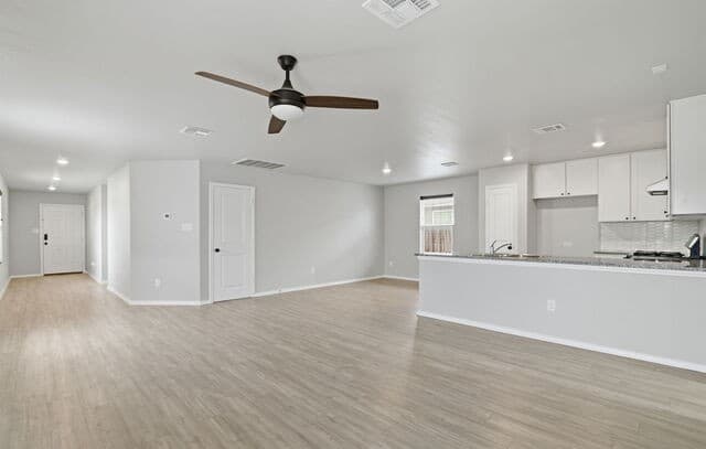 3-bedroom rental at 13640 Flock Pl in San Antonio, TX — photo 5
