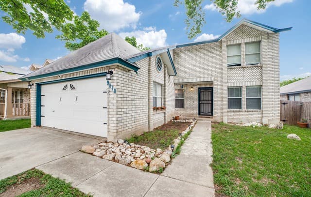 4-bedroom rental at 9818 Kenbridge Dr in San Antonio, TX — photo 2