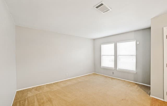 4-bedroom rental at 9818 Kenbridge Dr in San Antonio, TX — photo 4