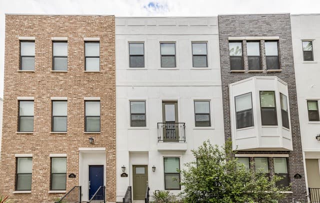 rental at 144 N Cherry St in San Antonio, TX — photo 3