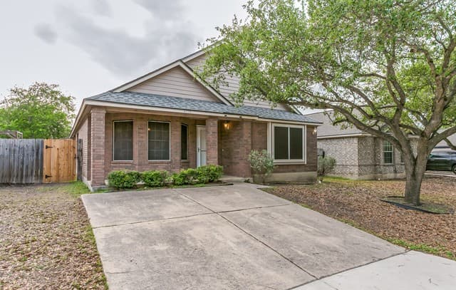 3-bedroom rental at 4719 Gavlick Farm in San Antonio, TX — photo 1