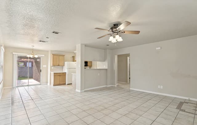 3-bedroom rental at 4719 Gavlick Farm in San Antonio, TX — photo 5