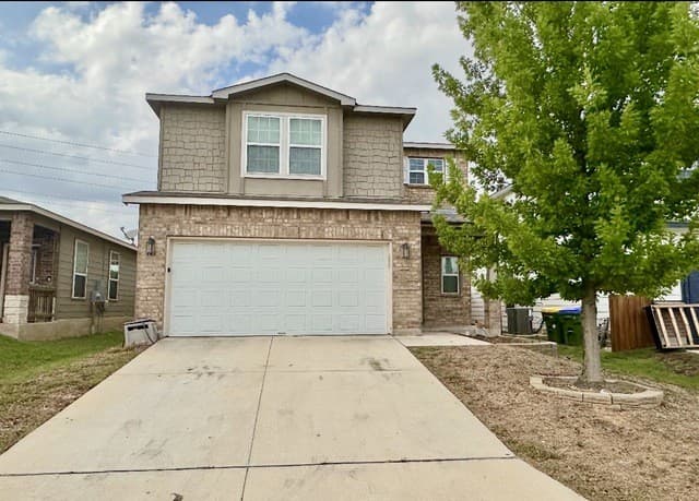 4-bedroom rental at 443 Harvest Pt in Schertz, TX — photo 1