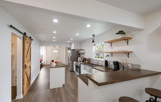 2-bedroom rental at 1318 Edison Dr in San Antonio, TX — photo 5