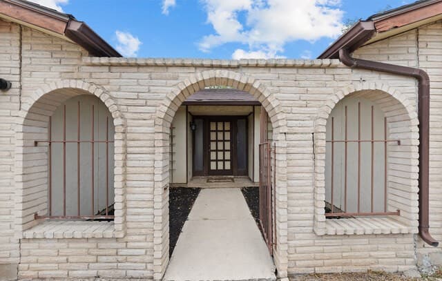3-bedroom rental at 7019 Scottswood in San Antonio, TX — photo 2