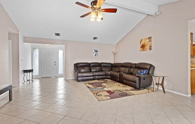 3-bedroom rental at 7019 Scottswood in San Antonio, TX — photo 5