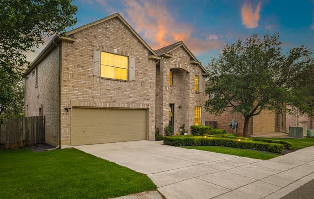 4-bedroom rental at 4618 Manitou Bay in San Antonio, TX — photo 3