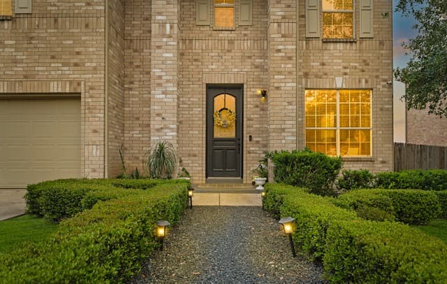 4-bedroom rental at 4618 Manitou Bay in San Antonio, TX — photo 4