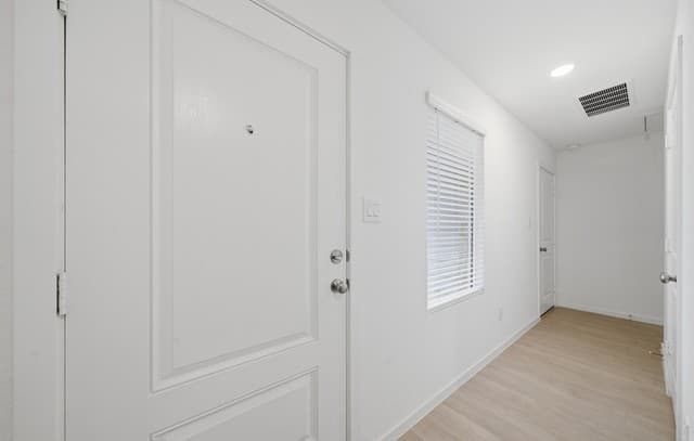 3-bedroom rental at 5253 Morgan Crest in San Antonio, TX — photo 5