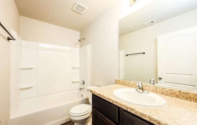 3-bedroom rental at 6814 Treselle in San Antonio, TX — photo 2