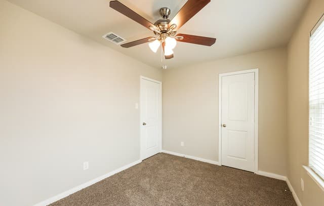 3-bedroom rental at 6814 Treselle in San Antonio, TX — photo 4