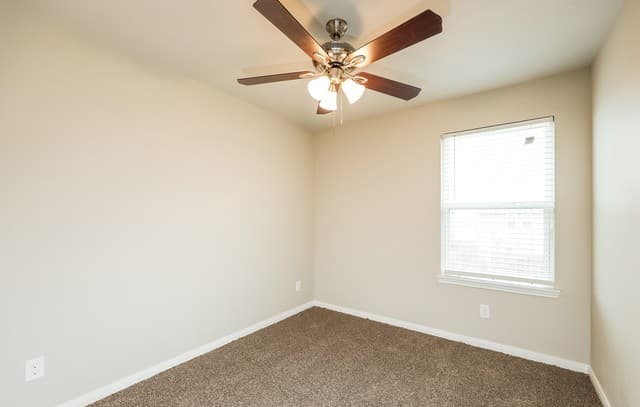 3-bedroom rental at 6814 Treselle in San Antonio, TX — photo 5