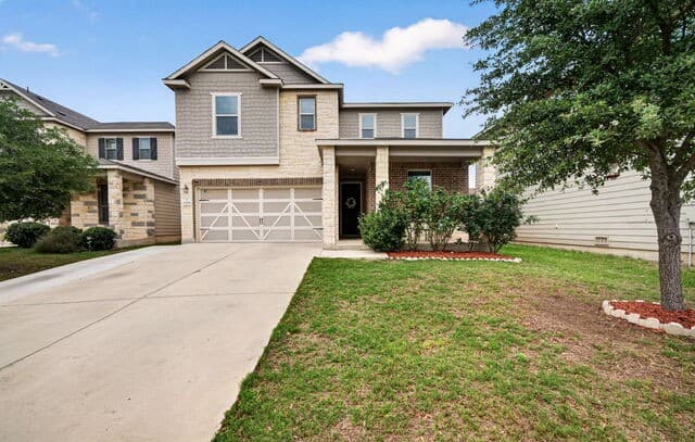 3-bedroom rental at 8216 Victory Cv in San Antonio, TX — photo 2