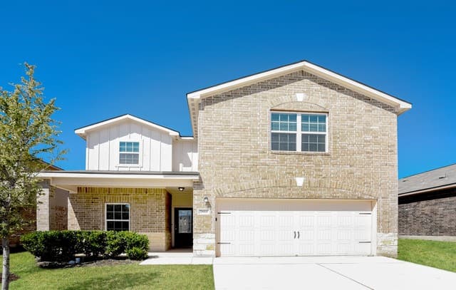 5-bedroom rental at 7811 Oxbow Way in San Antonio, TX — photo 1