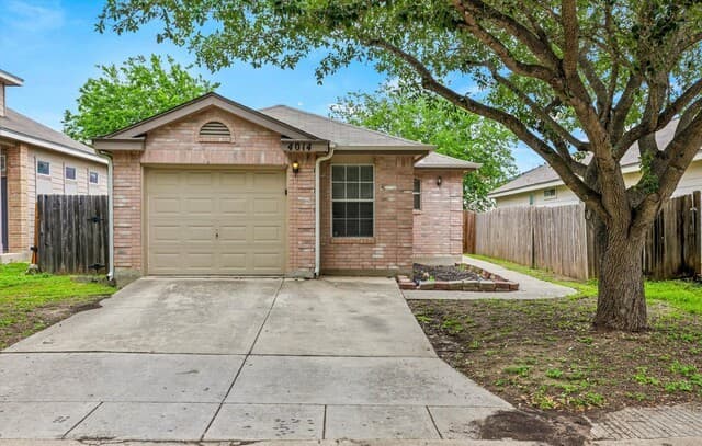 3-bedroom rental at 4014 Sparrow Lk in San Antonio, TX — photo 1