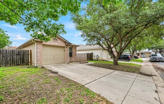 3-bedroom rental at 4014 Sparrow Lk in San Antonio, TX — photo 3