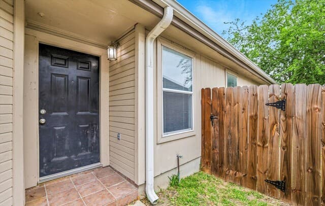 3-bedroom rental at 4014 Sparrow Lk in San Antonio, TX — photo 4