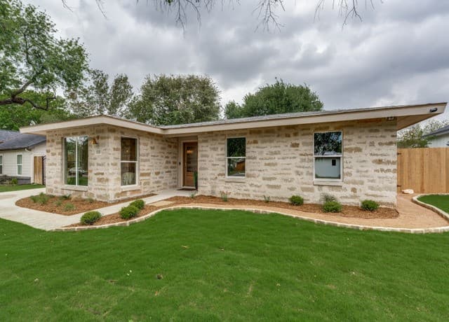 4-bedroom rental at 535 Brightwood Pl in San Antonio, TX — photo 3