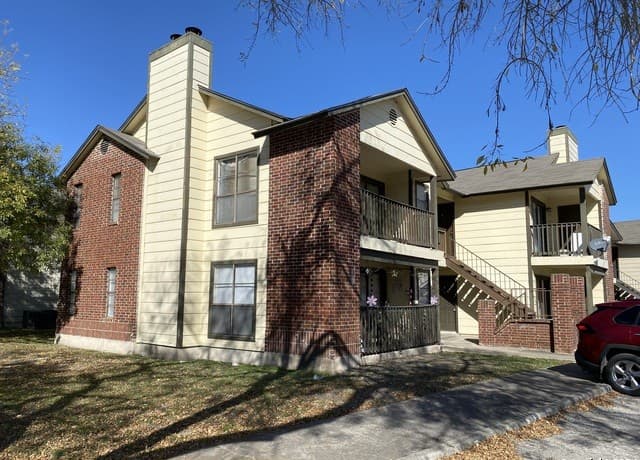 rental at 810 Station St in Converse, TX — photo 3