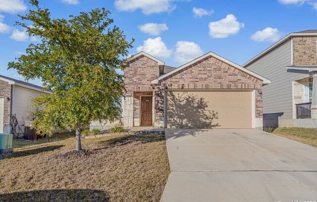 3-bedroom rental at 11839 Silver Arbor in San Antonio, TX — photo 1