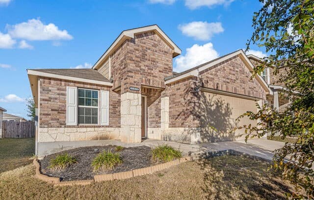 3-bedroom rental at 11839 Silver Arbor in San Antonio, TX — photo 3