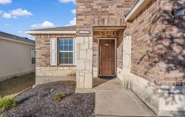 3-bedroom rental at 11839 Silver Arbor in San Antonio, TX — photo 4