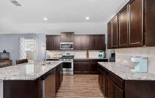3-bedroom rental at 13335 Hackney Pony in San Antonio, TX — photo 5