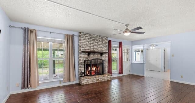 4-bedroom rental at 8338 Delphian Dr in Universal City, TX — photo 5