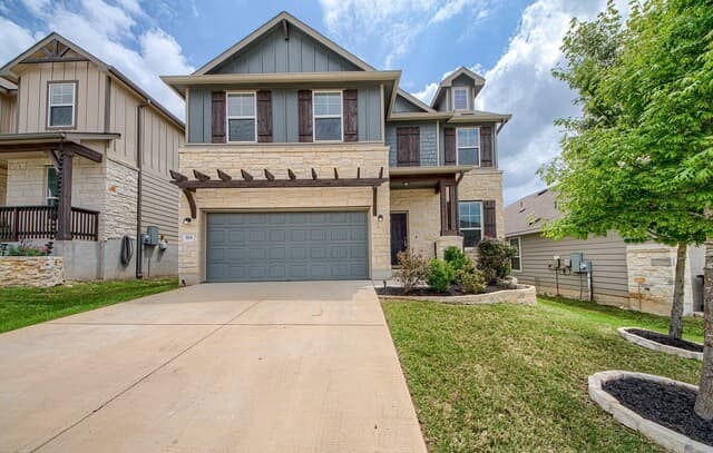 4-bedroom rental at 318 Kotara Canyon in San Antonio, TX — photo 1