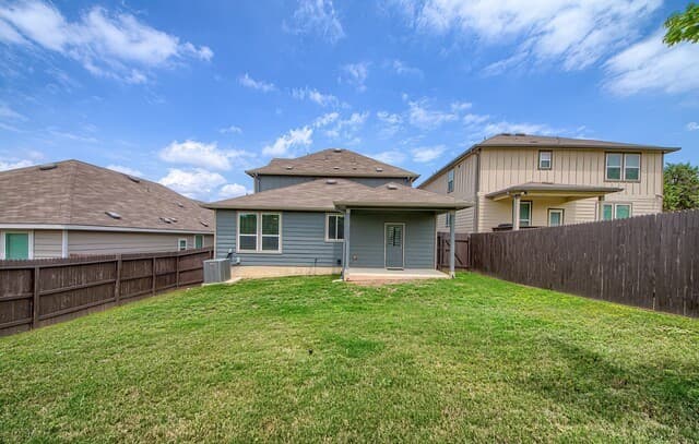 4-bedroom rental at 318 Kotara Canyon in San Antonio, TX — photo 3