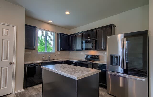 4-bedroom rental at 318 Kotara Canyon in San Antonio, TX — photo 5
