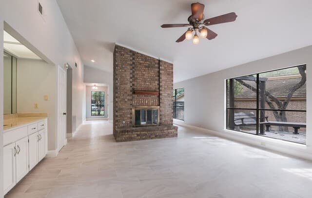 2-bedroom rental at 12503 Enfield Park in San Antonio, TX — photo 3