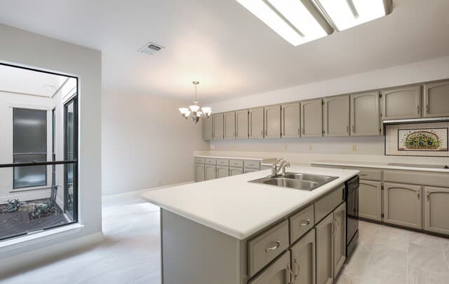 2-bedroom rental at 12503 Enfield Park in San Antonio, TX — photo 4